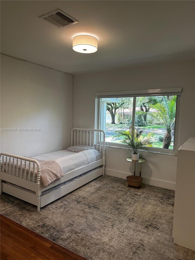 Building Photo - 630 San Lorenzo Ave