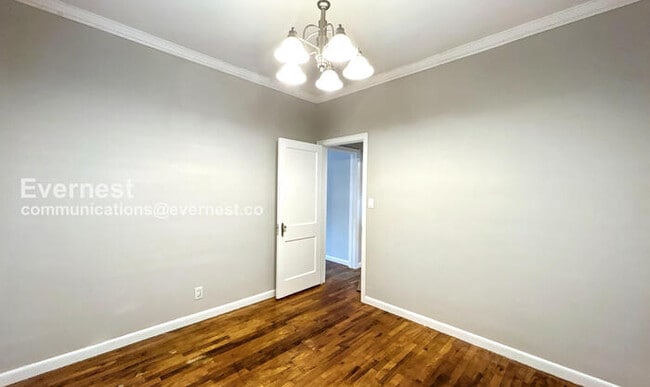 Building Photo - 2-Bedroom Home with Fenced Yard / Pet-Frie...