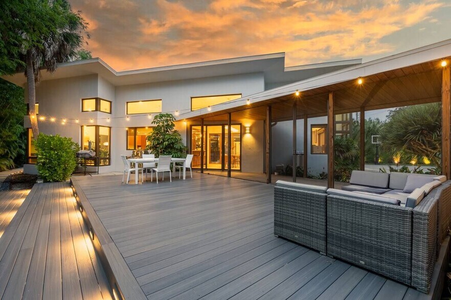 Building Photo - 587 47th St