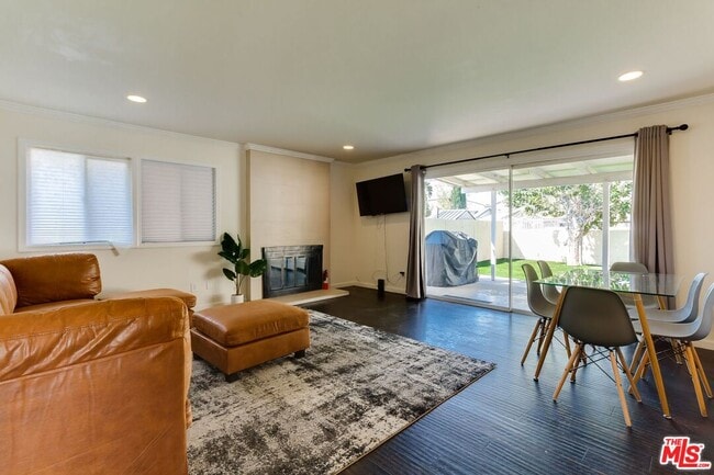 Building Photo - 11257 Collett Ave