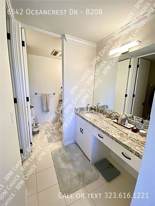 Building Photo - 6542 Ocean Crest Dr