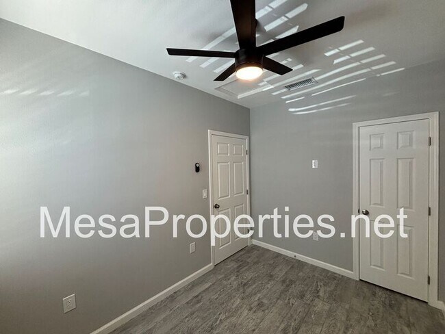 Building Photo - 930 Jadestone Ln