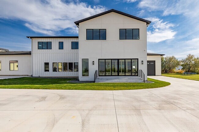 Building Photo - 12401 Rivendell Ct