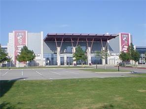 Building Photo - 8572 Davis Dr