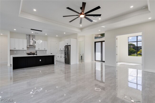 Building Photo - 153 SE 21st St