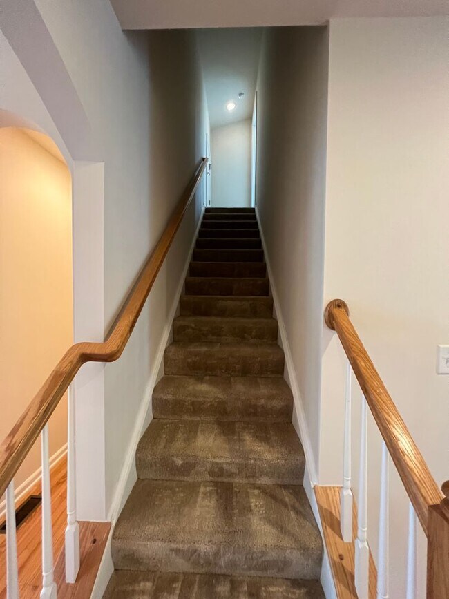 Building Photo - 965 Eagle Pl