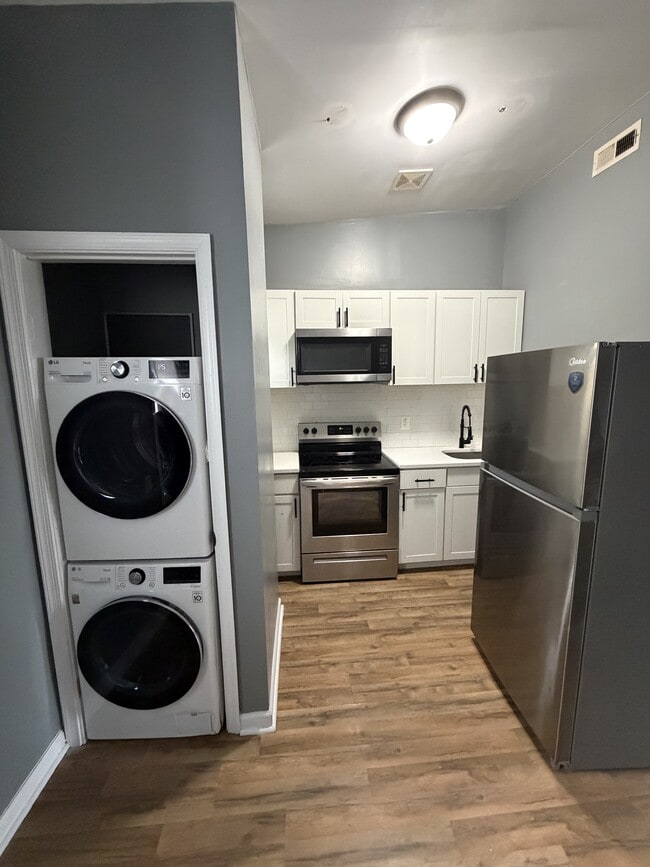 Primary Photo - 2656 N 16th St