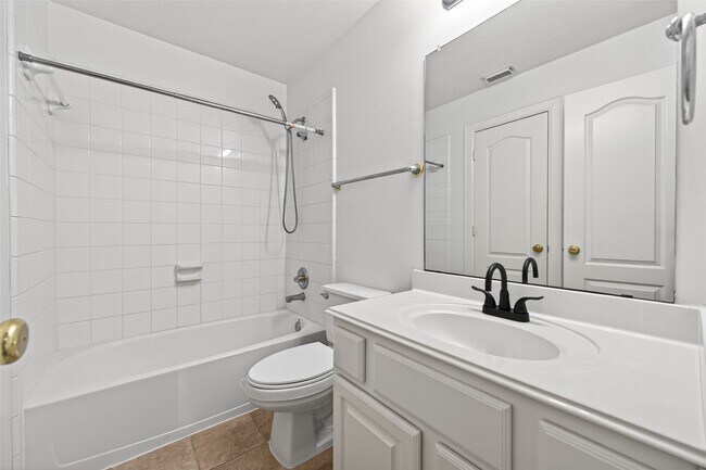 Building Photo - 26210 Cloverland Park Ln