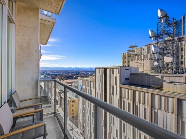 Building Photo - Luxury High Rise Condo Available 7/1/25