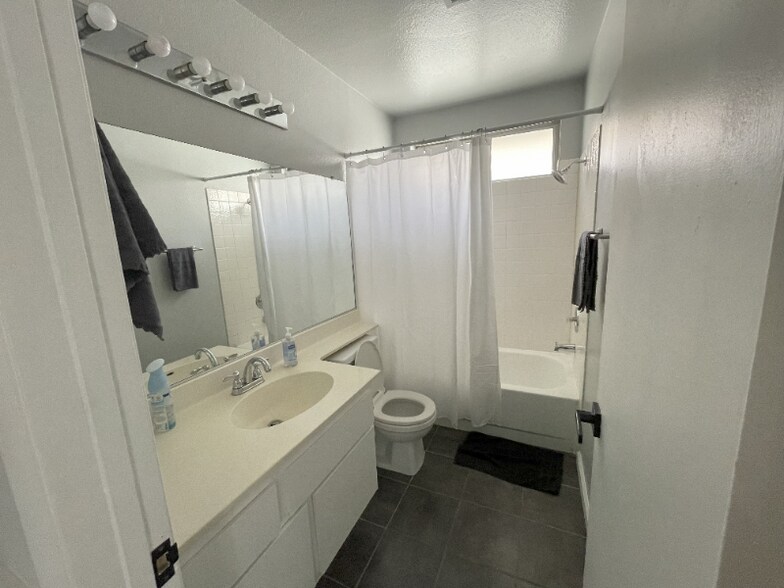 Building Photo - 7135 Shadow Crest Dr