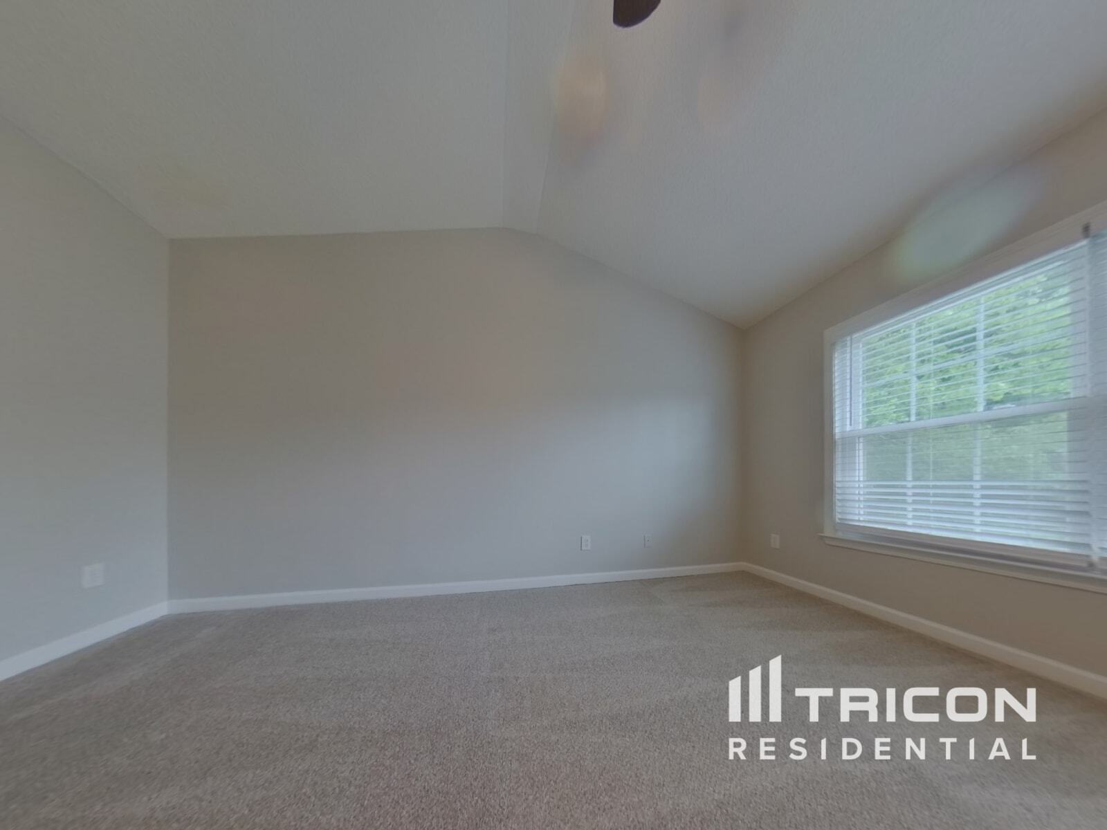 Building Photo - 2021 Maple Ridge Dr NW