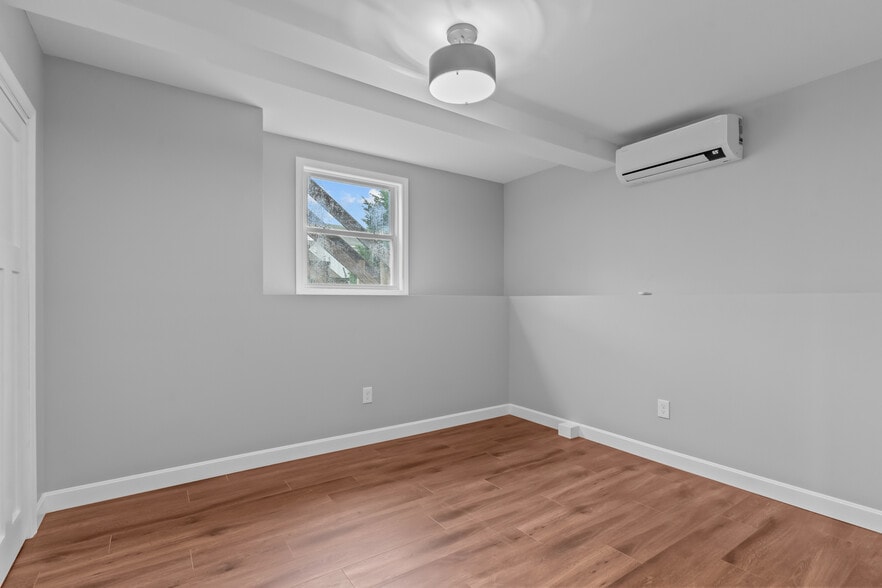 Building Photo - 22 Quimby St