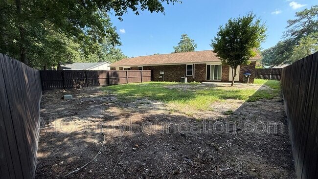 Building Photo - 123 Woodduck Dr