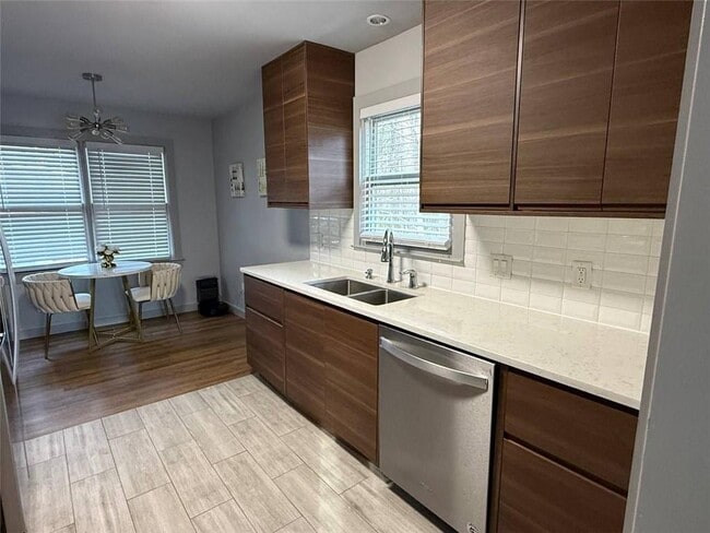 Building Photo - 4472 Calumet Dr NW