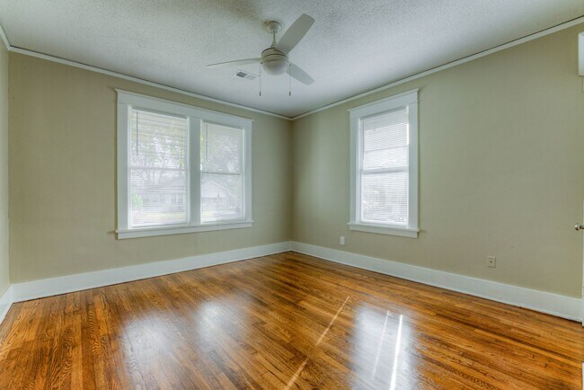 Building Photo - 869 Garland St