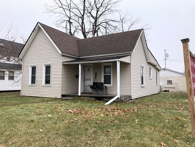 Primary Photo - 2 BR/1 BA home
