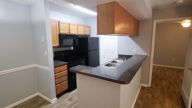 Building Photo - Ground Floor 2/2 with Conservation Views for Lease in Brandon, FL