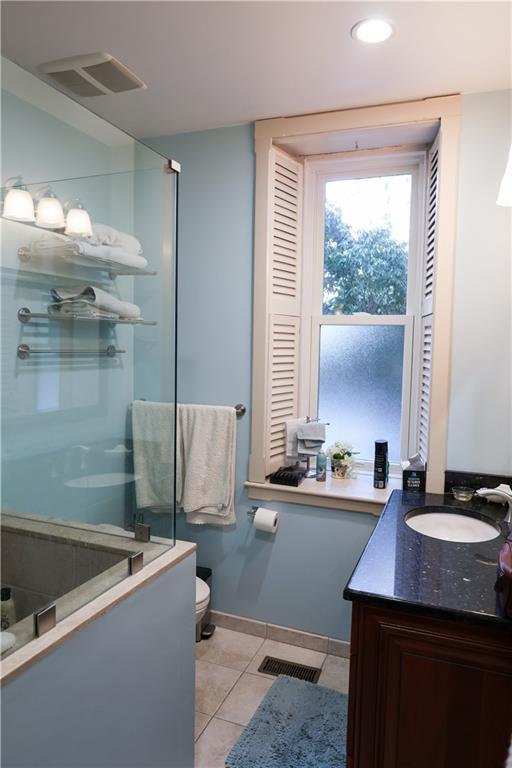 Building Photo - 6 Howe Ave