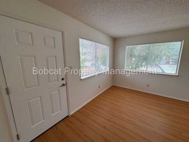 Building Photo - 1501 N Edmonds Dr