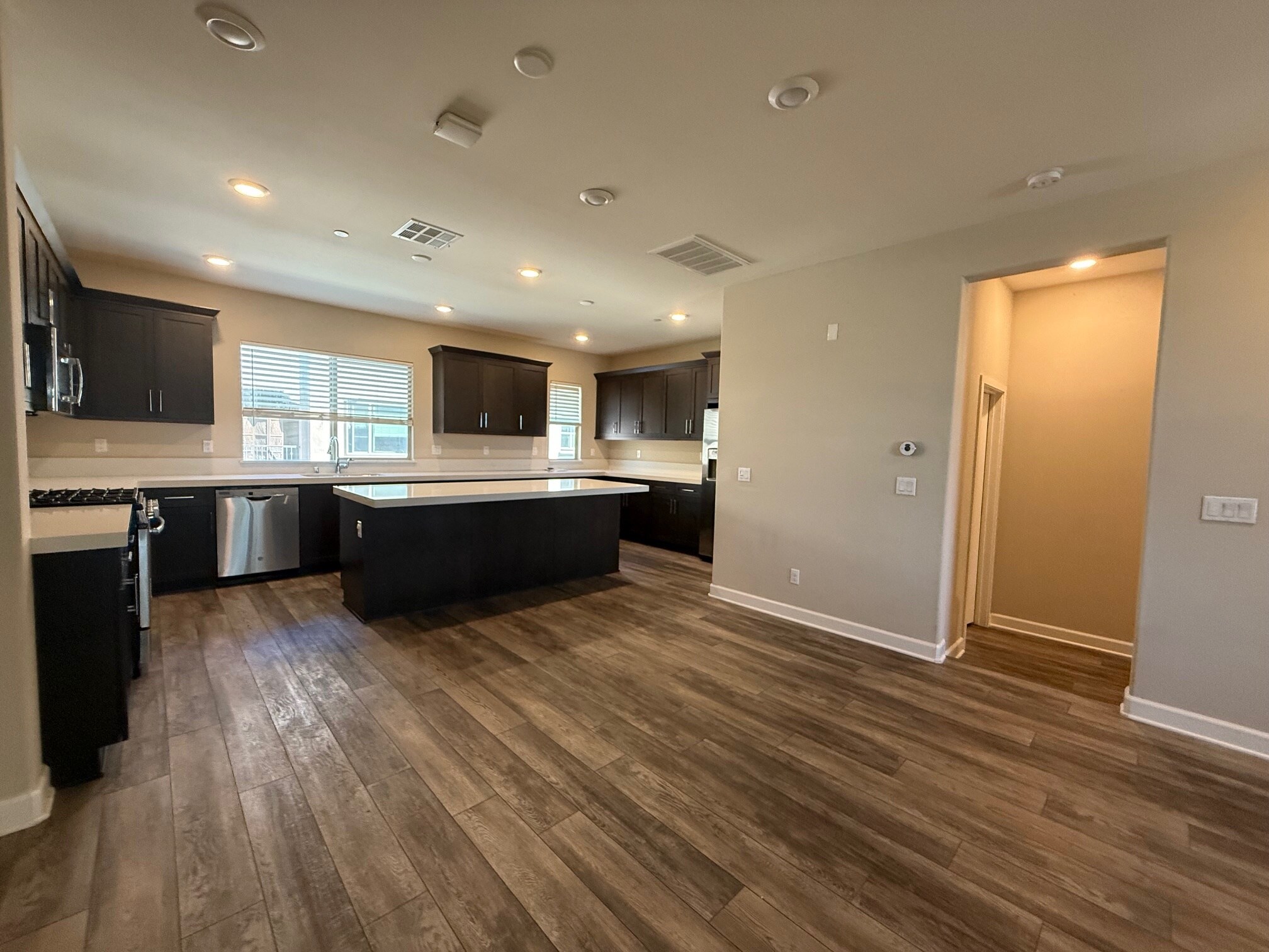 Building Photo - 1572 Fortaleza Way #18
