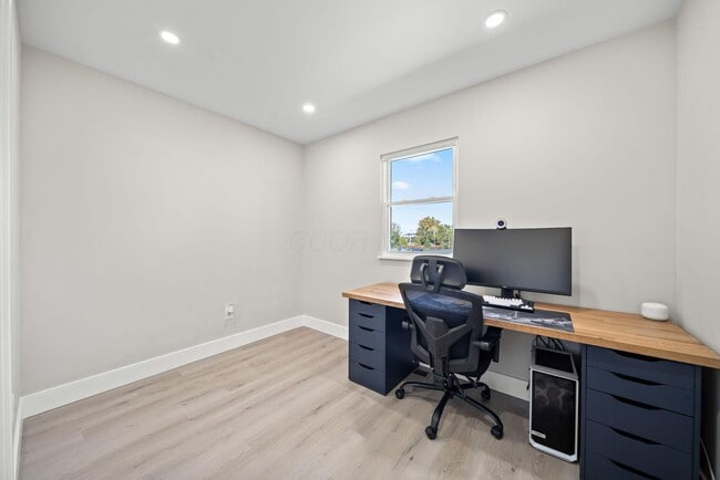 Building Photo - 299 Lombard Rd