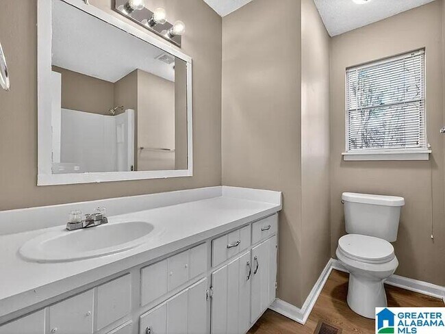 Building Photo - 3031 Apple Valley Ln