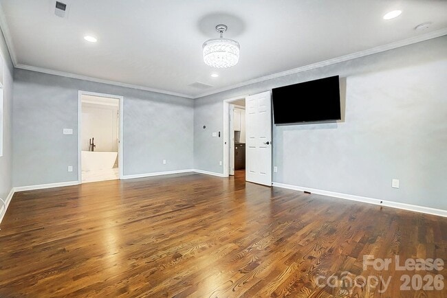 Building Photo - 1724 Dunkirk Dr