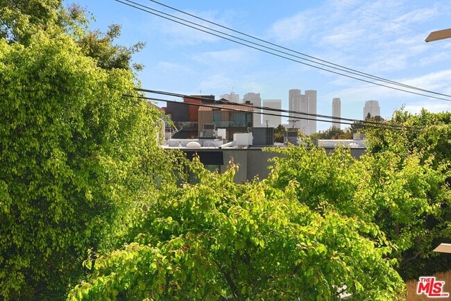 Building Photo - 10671 Holman Ave