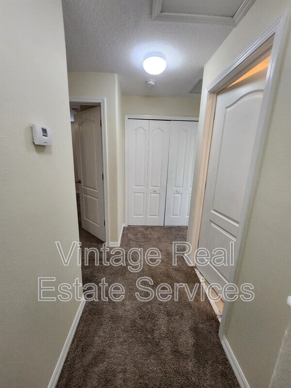 Building Photo - 10932 Keys Gate Dr