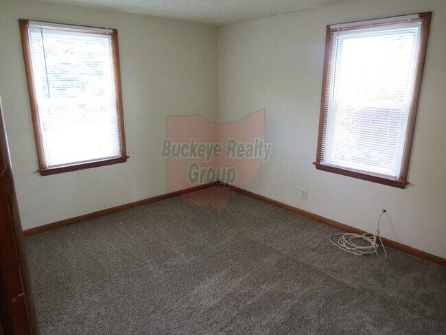 Building Photo - 186 College St. Groveport, OH 43125
