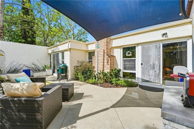 Building Photo - 30692 Calle Chueca