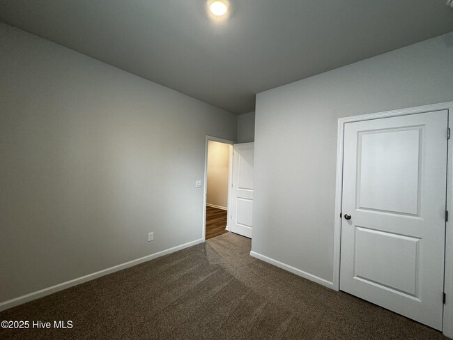 Building Photo - 2084 Willowleaf Dr