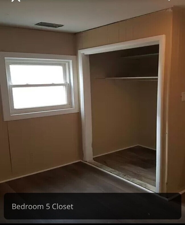 Building Photo - Welcome to this beautiful 5 bedroom home l...