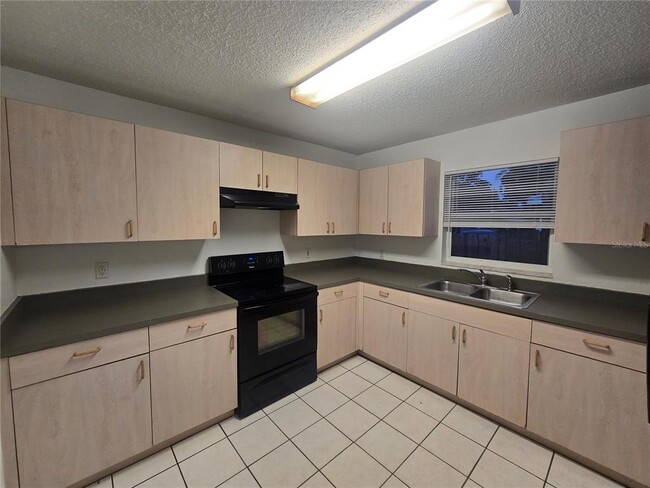 Building Photo - 1052 Highland St