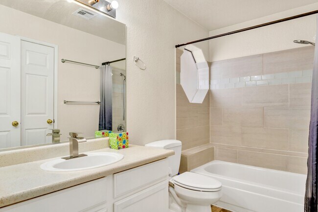 Building Photo - 5026 S Rainbow Blvd