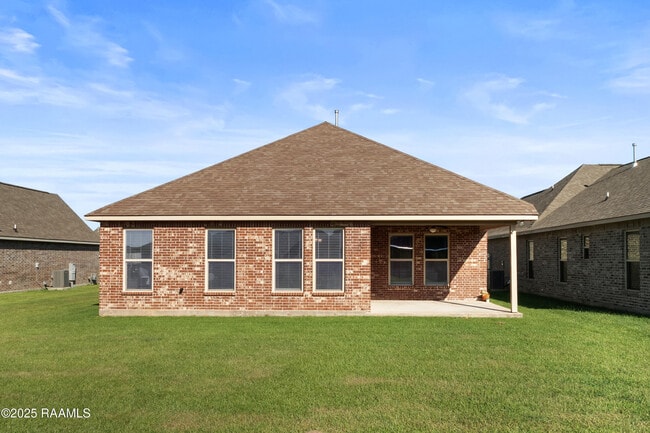 Building Photo - 120 Sugar Crest Dr