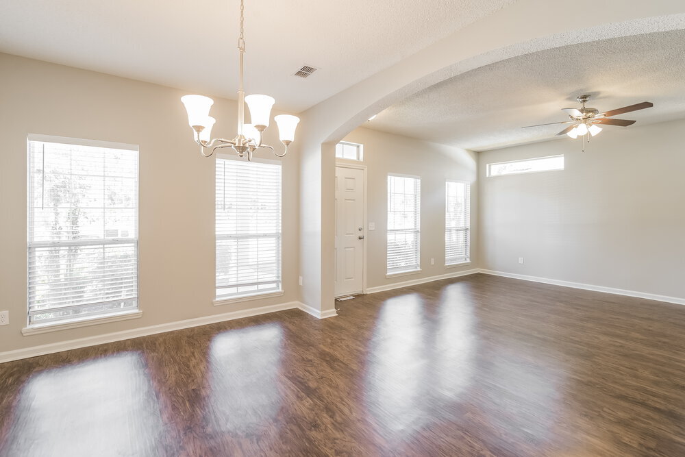 Building Photo - 8413 Staplehurst Dr W