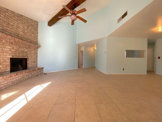 Building Photo - West El Paso 3 bed refrig A/C Home