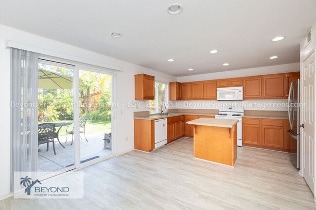 Building Photo - ***SOLAR***GATED ACCESS***2 CAR GARAGE***P...