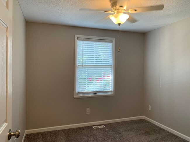 Building Photo - Trendy Renovated Raleigh Townhome In Ralei...