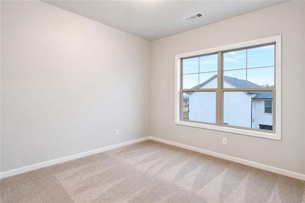 Building Photo - 4462 Silver Oak Dr SW