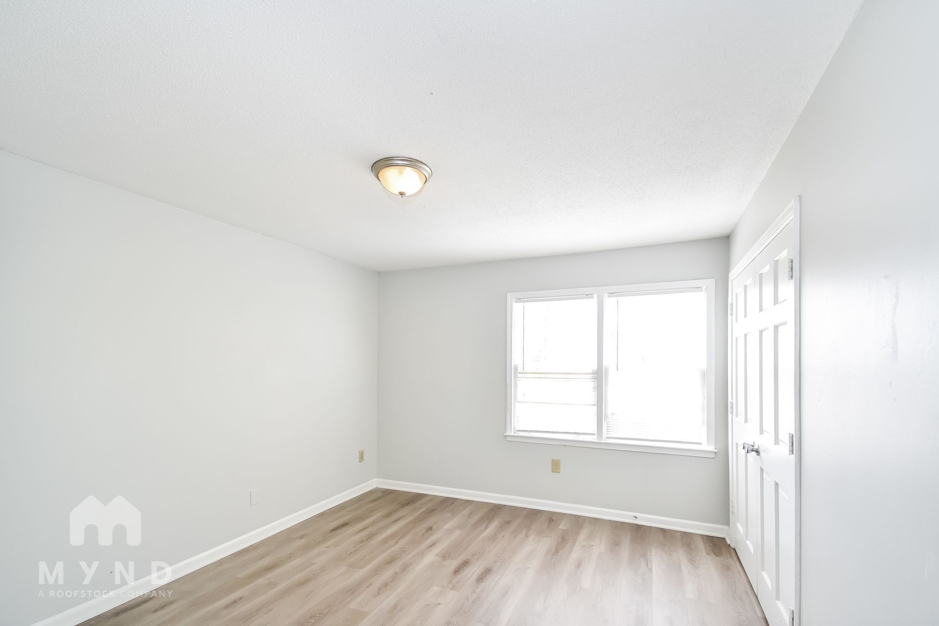 Building Photo - 3369 Foxwood Dr