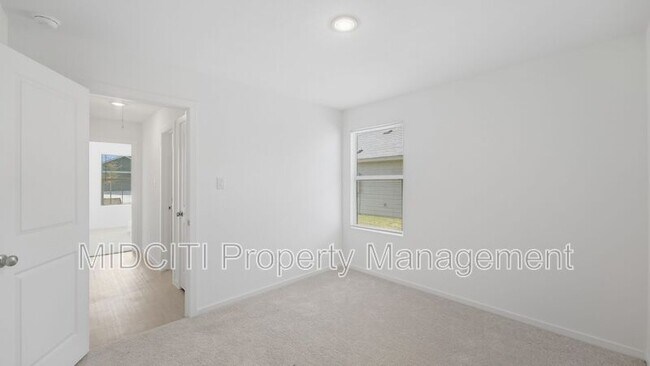Building Photo - 3159 Dispatch Dr