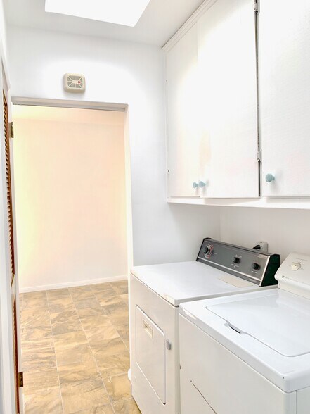 Building Photo - 17418 Califa St