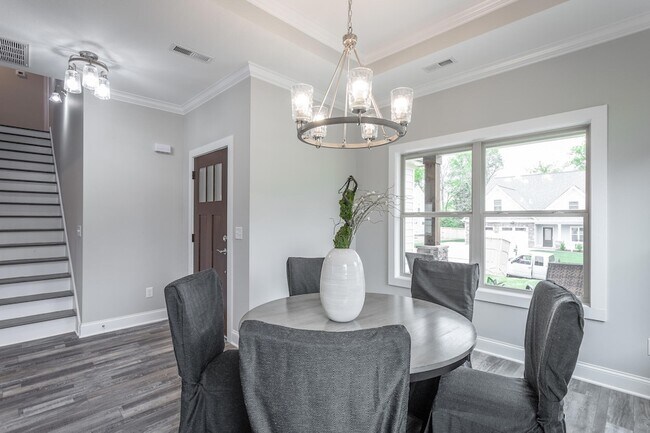 Building Photo - 8955 Silver Maple Dr