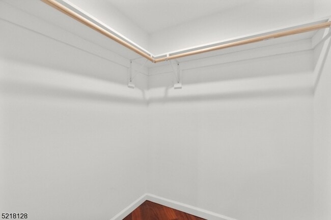 Building Photo - 173 Oakwood Pl