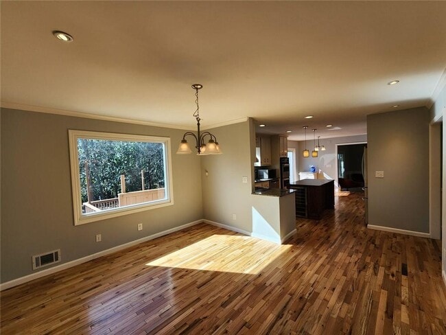 Building Photo - 885 Melody Ln