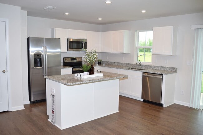 Building Photo - Modern 3-Bedroom Townhouse with Garage & P...