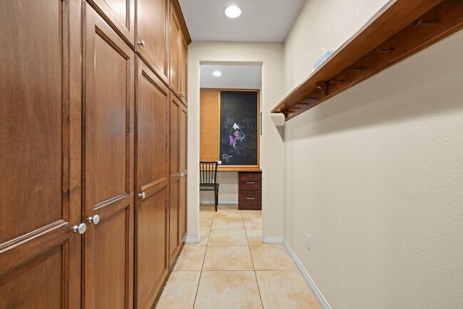Building Photo - Luxurious 5-Bedroom Pool Home with Solar &...