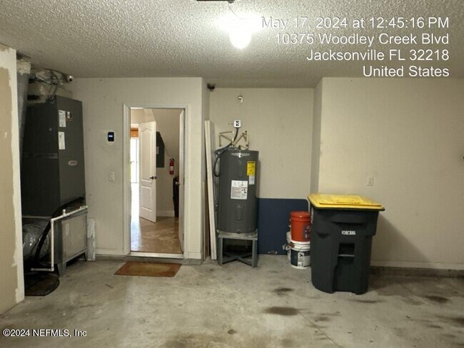 Building Photo - 10375 Woodley Creek Blvd